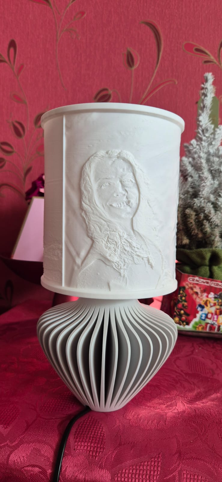 Veioza lithophane stinsa - detaliu sculptura